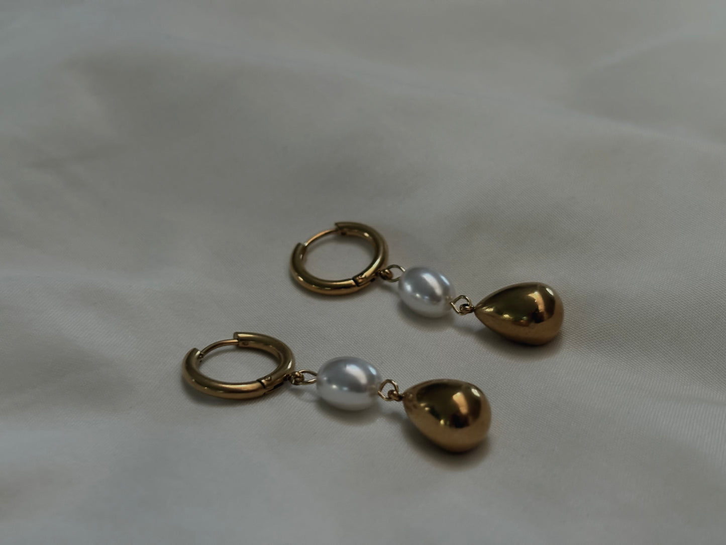 Aretes colgantes gota